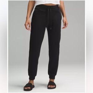 Scuba High-Rise Jogger- Lululemon